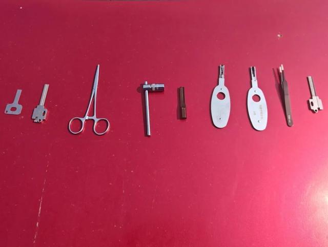 女子中午回家傻眼:抽屉衣柜全被翻!惯偷开锁行窃,警方神速跨市抓人! 女子中午回家傻眼:抽屉衣柜全被翻!惯偷开锁行窃,警方神速跨市抓人!