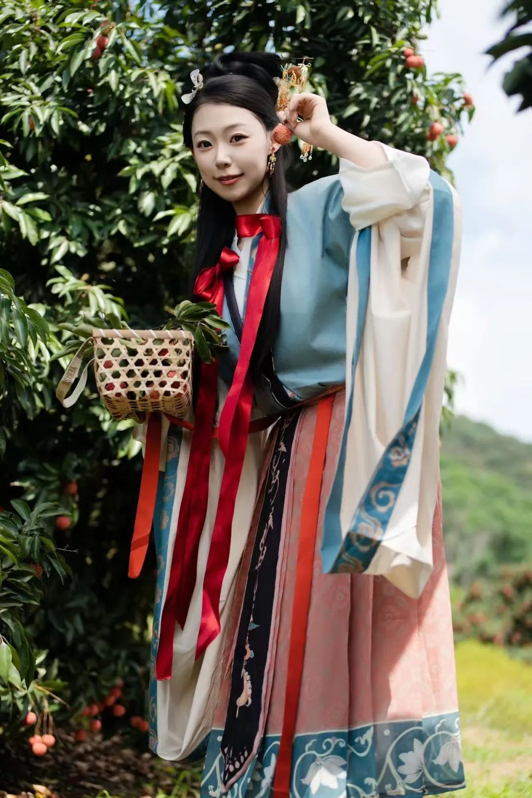 安检仪上怎么过去好多“圆球球”? 安检仪上怎么过去好多“圆球球”?