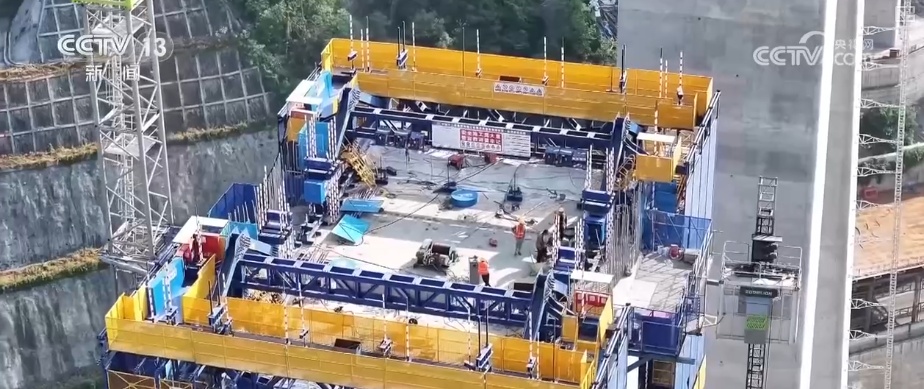 自动驾驶、智慧港口、智能航运……交通运输新装备新技术向“智”向“新” 自动驾驶、智慧港口、智能航运……交通运输新装备新技术向“智”向“新”