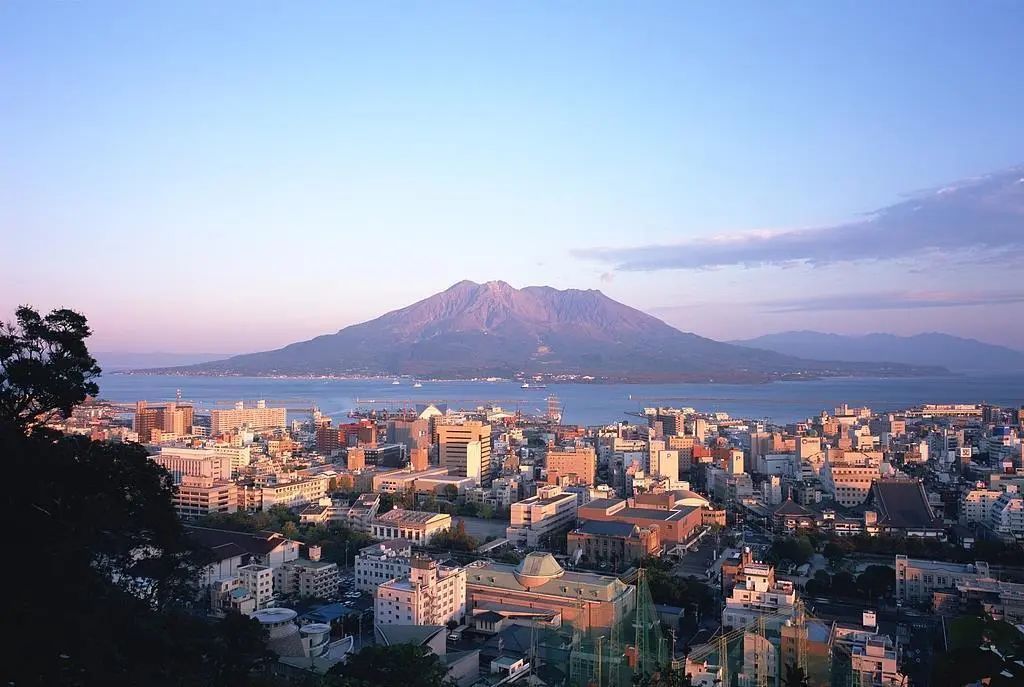 10小时发生60余次地震,日本政府召开紧急记者会,已提醒居民做好随时避难准备 10小时发生60余次地震,日本政府召开紧急记者会,已提醒居民做好随时避难准备