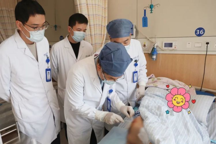 一晚没翻身,21岁女生屁股差点“报废” 一晚没翻身,21岁女生屁股差点“报废”