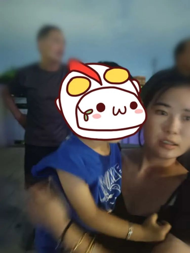 3岁萌娃迷路街头,妈妈急疯!两位“90后”出手了…… 3岁萌娃迷路街头,妈妈急疯!两位“90后”出手了……