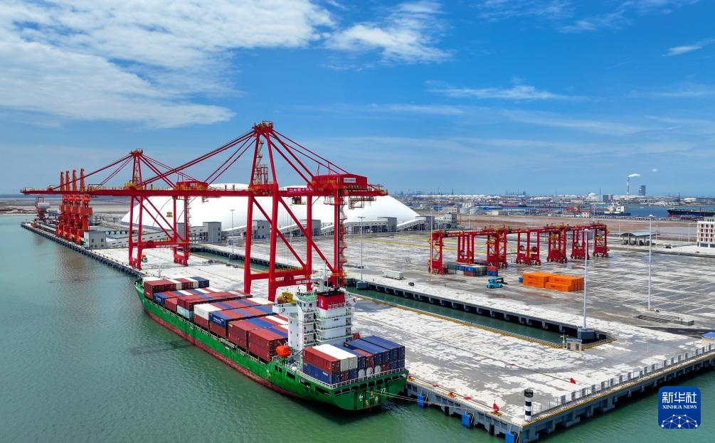 山东:东营港专业化集装箱码头启用 山东:东营港专业化集装箱码头启用
