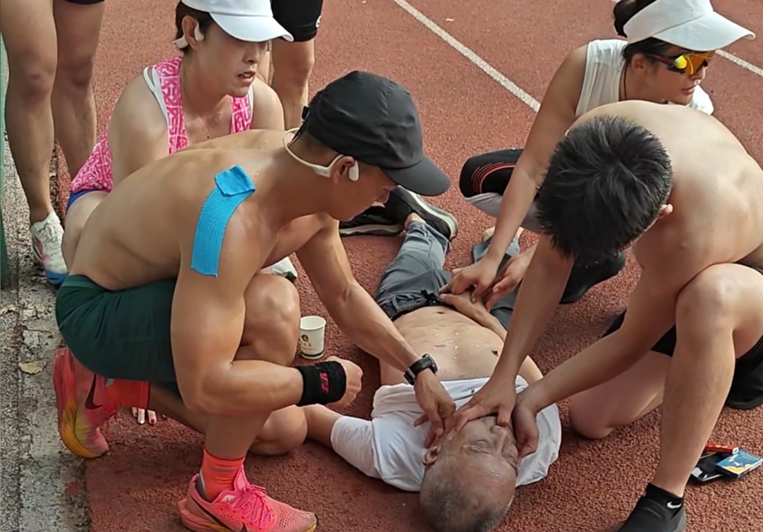 刘亮、苏东辉,你俩太帅了! 刘亮、苏东辉,你俩太帅了!