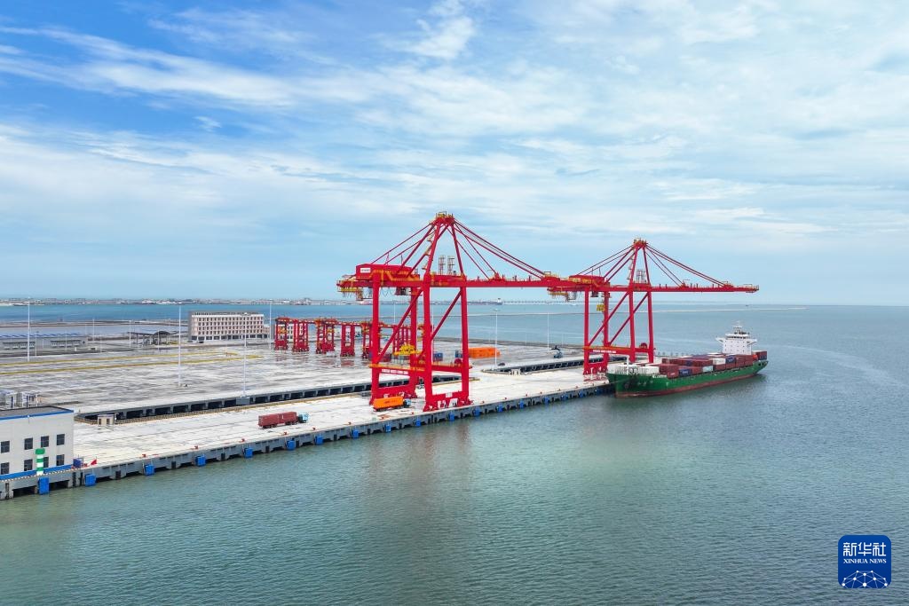 山东:东营港专业化集装箱码头启用 山东:东营港专业化集装箱码头启用