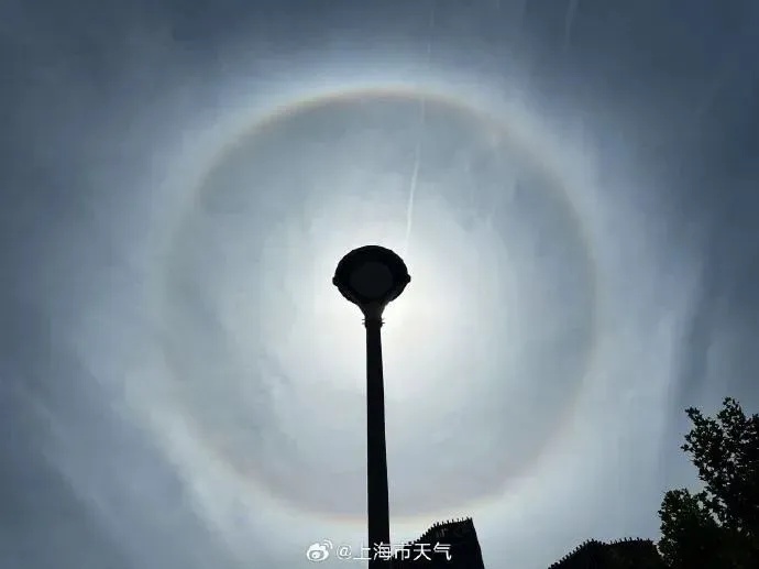 上海今日惊现“太阳彩虹”！绝美日晕刷屏，这样拍不伤眼→