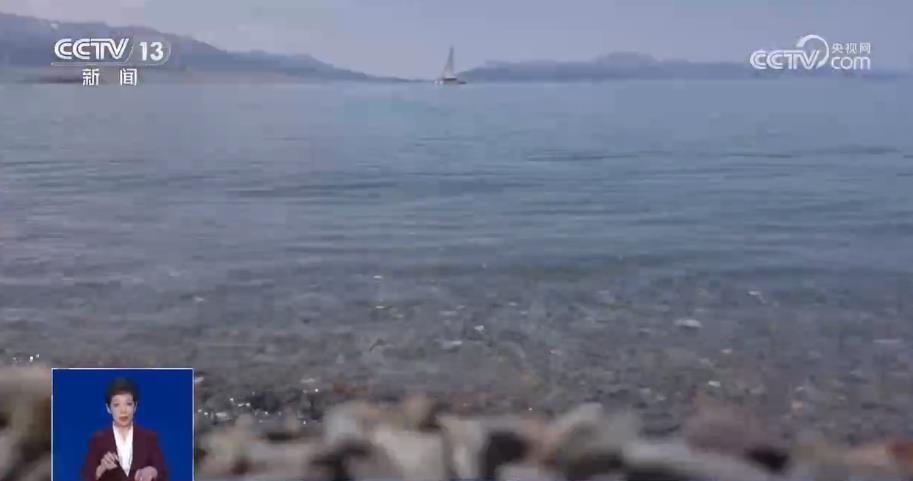 新疆赛里木湖出现“黄色泡沫” 是变脏了吗?真相原来是→ 新疆赛里木湖出现“黄色泡沫” 是变脏了吗?真相原来是→