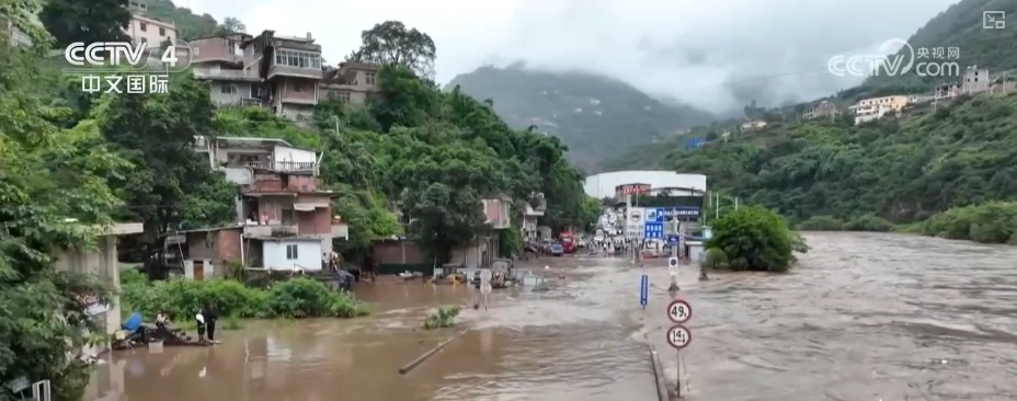 争分夺秒!各地各部门全力抢险救援 保障群众生命安全 争分夺秒!各地各部门全力抢险救援 保障群众生命安全
