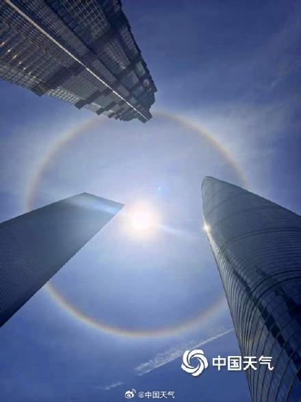 上海天空出现日晕和环地平弧景观 明亮绚丽