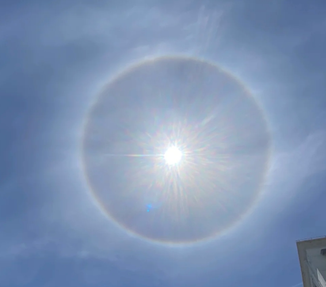 罕见!上海天空惊现“圆形彩虹”,今年首次冲击41℃!有可能下雨降降温吗? 罕见!上海天空惊现“圆形彩虹”,今年首次冲击41℃!有可能下雨降降温吗?