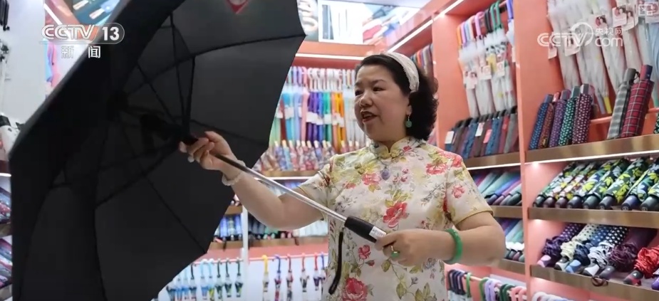 “巧思+科技”成亮点!从“小玩意儿”到“巨无霸”中国“降温神器”走俏海外 “巧思+科技”成亮点!从“小玩意儿”到“巨无霸”中国“降温神器”走俏海外