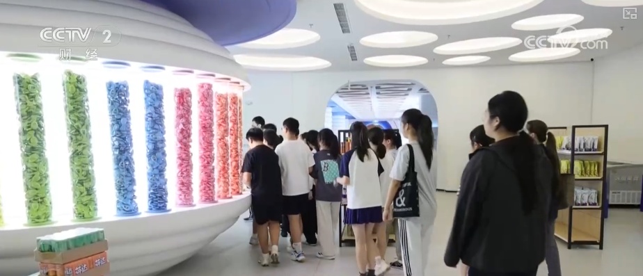 工业美学“硬核气质”出圈释放文旅新空间 全新体验激活消费活力 工业美学“硬核气质”出圈释放文旅新空间 全新体验激活消费活力