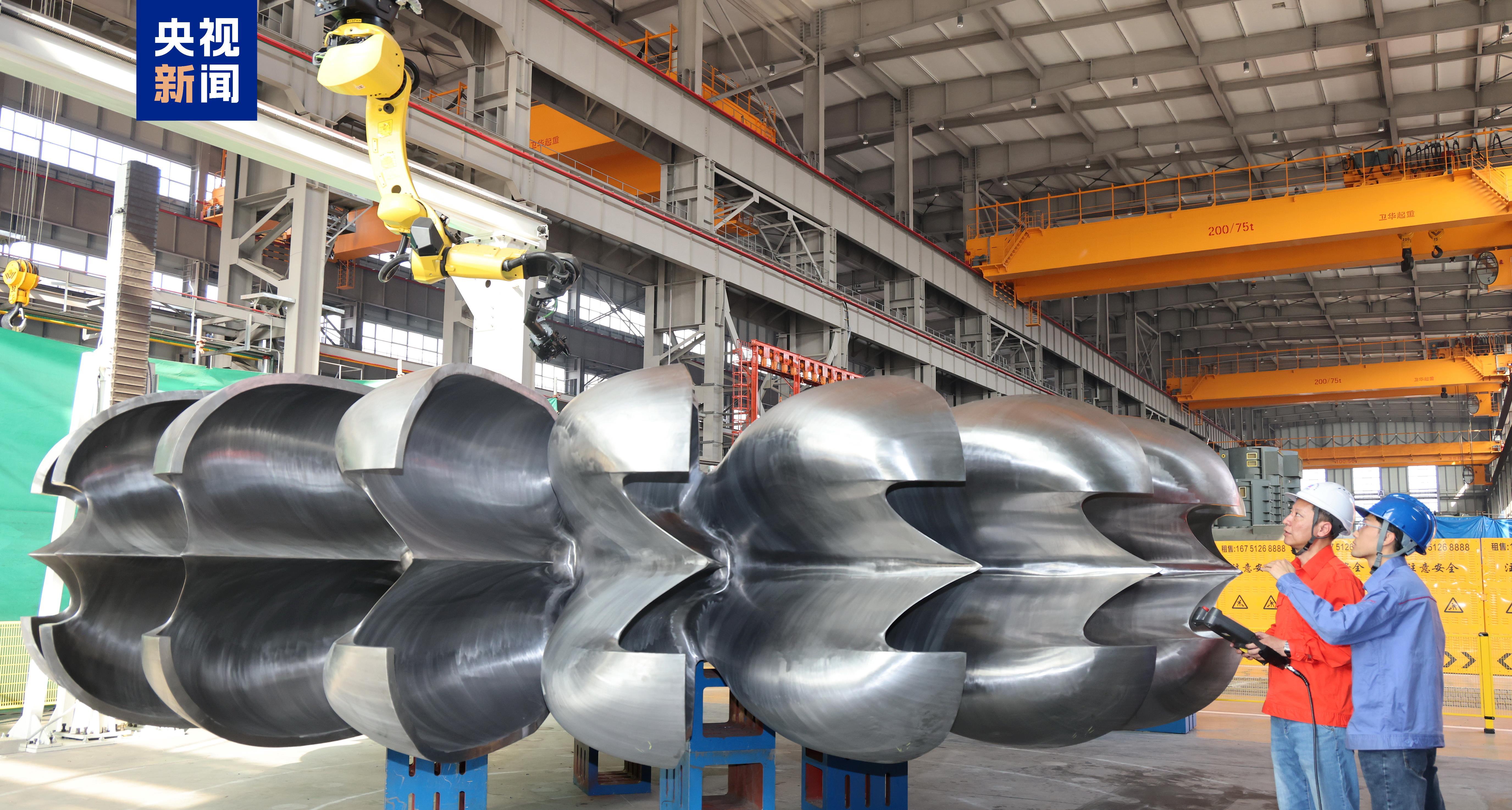 世界首台500兆瓦冲击式机组转轮研制成功 水电机有了“大心脏” 世界首台500兆瓦冲击式机组转轮研制成功 水电机有了“大心脏”