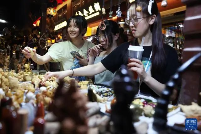 半年狂揽1.3亿元!这个“深夜食堂”火了! 半年狂揽1.3亿元!这个“深夜食堂”火了!