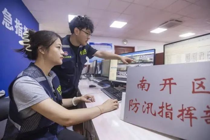 天津预警升级!可能有雹灾!多处交通中断! 天津预警升级!可能有雹灾!多处交通中断!