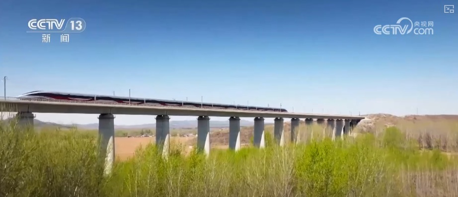 缩短时空距离!“复兴号”经停县级小镇 | 120秒解锁暑运新亮点 缩短时空距离!“复兴号”经停县级小镇 | 120秒解锁暑运新亮点