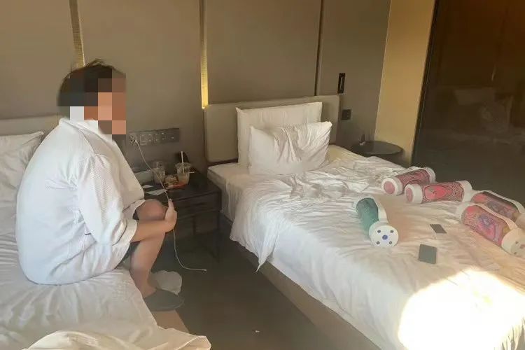 警方查处2万余瓶“笑气”!22人被刑拘! 警方查处2万余瓶“笑气”!22人被刑拘!