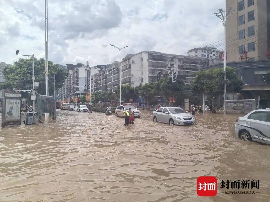 积水深2米!淤泥厚10多厘米!“村超”赛场为何4天被淹两次? 积水深2米!淤泥厚10多厘米!“村超”赛场为何4天被淹两次?