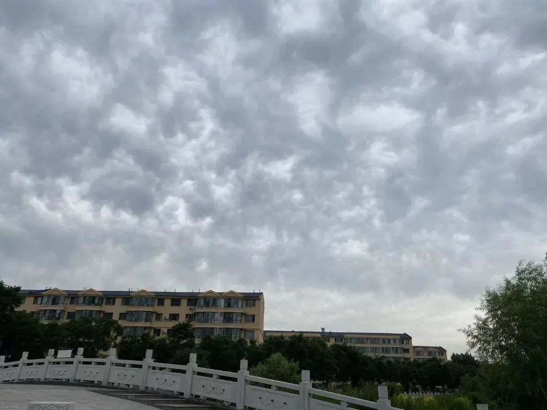 雷电黄色预警!内蒙古降雨频现 局地有暴雨 雷电黄色预警!内蒙古降雨频现 局地有暴雨