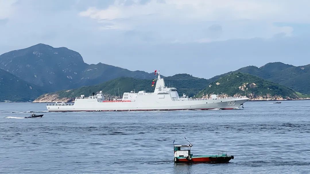 山东舰,首次抵达香港! 山东舰,首次抵达香港!