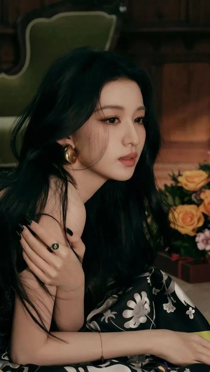 26岁演员王楚然求助荨麻疹治疗方法,网友:太有共鸣,令人崩溃! 26岁演员王楚然求助荨麻疹治疗方法,网友:太有共鸣,令人崩溃!