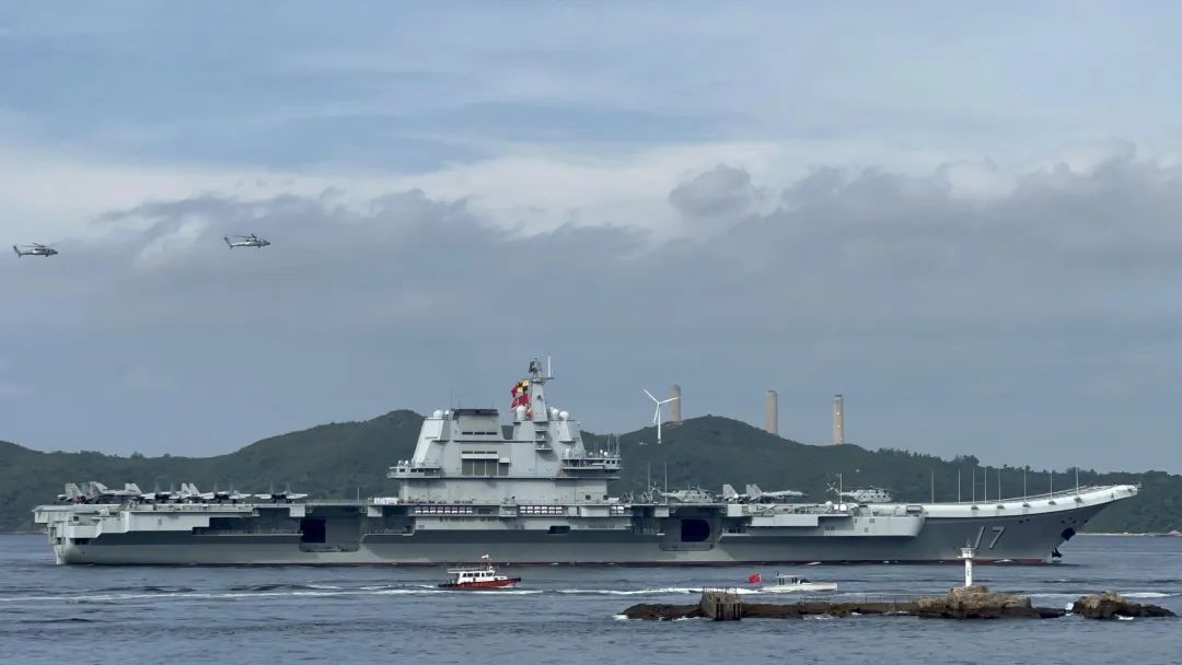 山东舰,首次抵达香港! 山东舰,首次抵达香港!