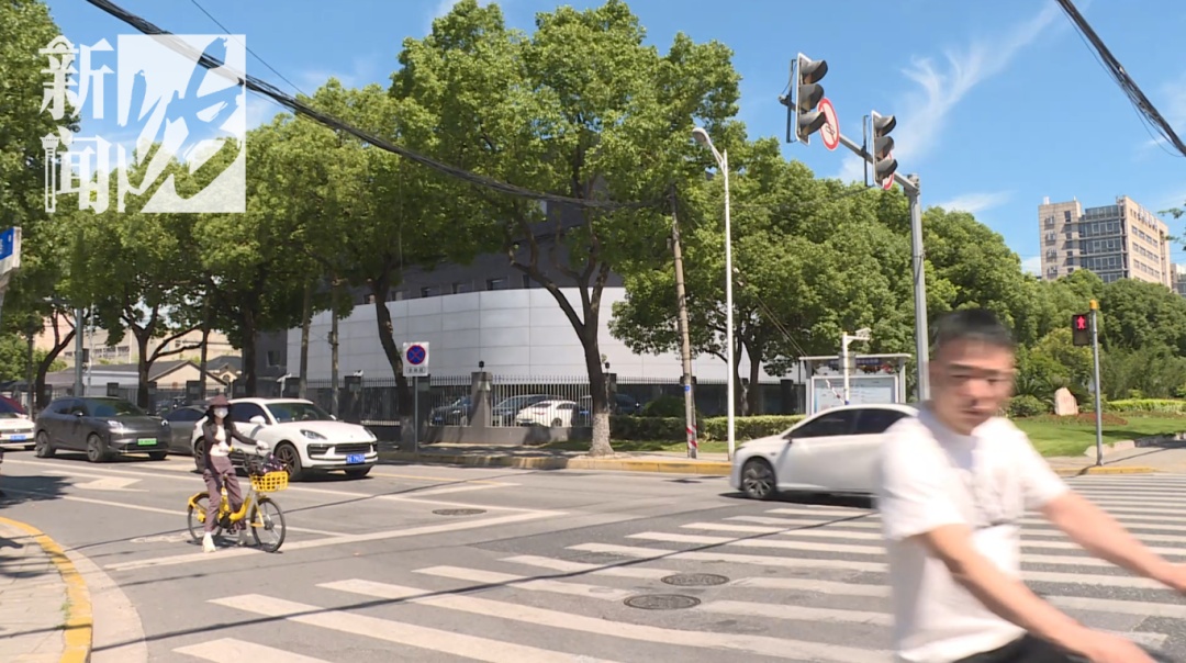 事发上海街头!母亲紧急抱出孩子!近期特别注意 事发上海街头!母亲紧急抱出孩子!近期特别注意