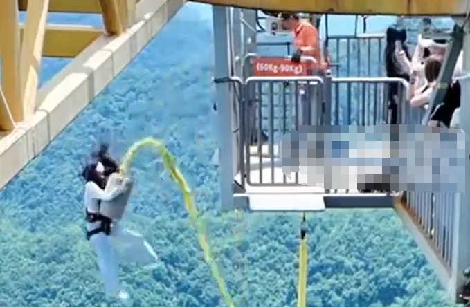 杭州一女子蹦极过程中受伤,索要保单时对方发来免责协议,景区:不会逃避 杭州一女子蹦极过程中受伤,索要保单时对方发来免责协议,景区:不会逃避