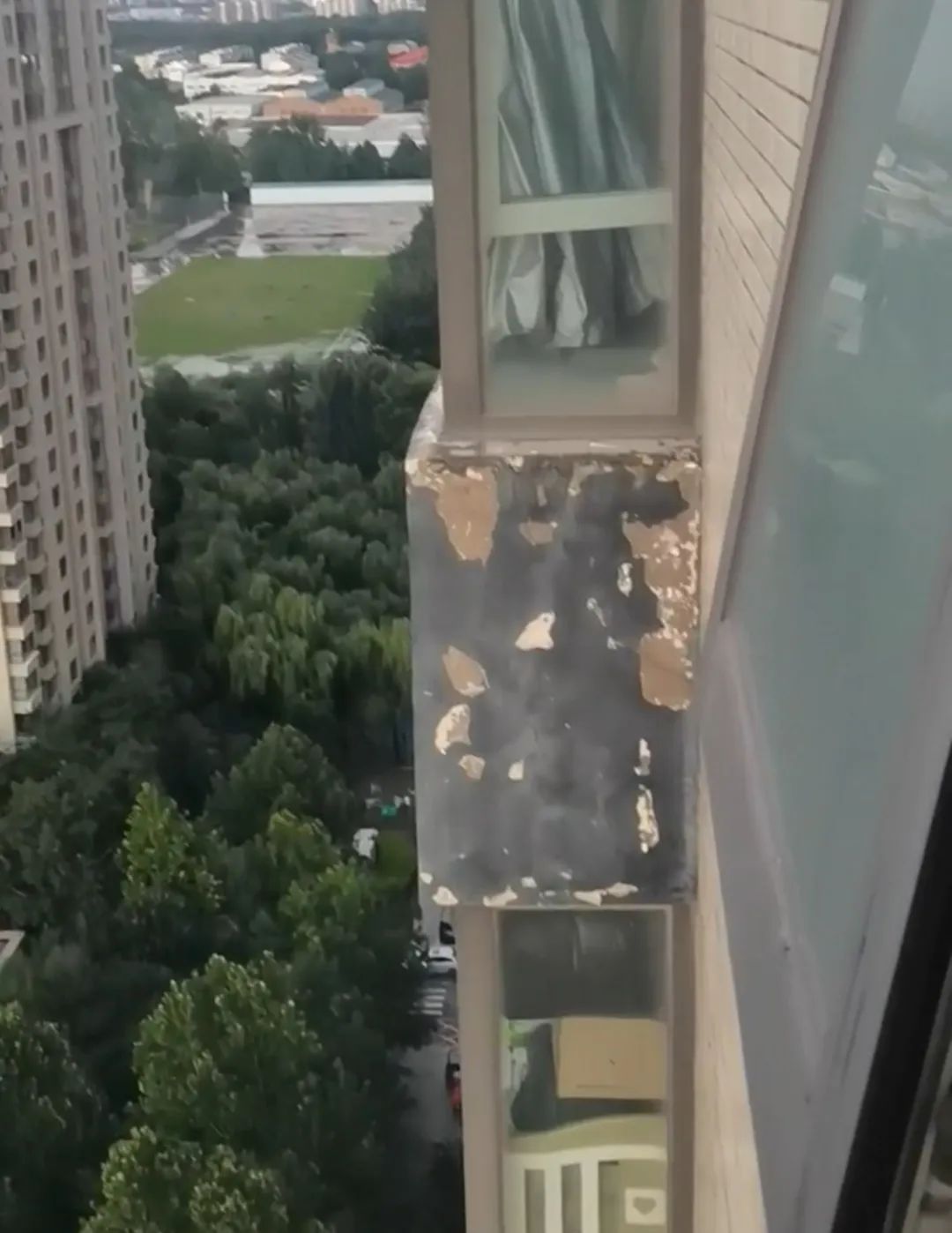 雨季漏水，冬季结冰！北京一小区墙体连年漏水何时能解决？