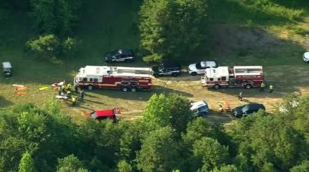 美国小型飞机冲出跑道至少15人受伤