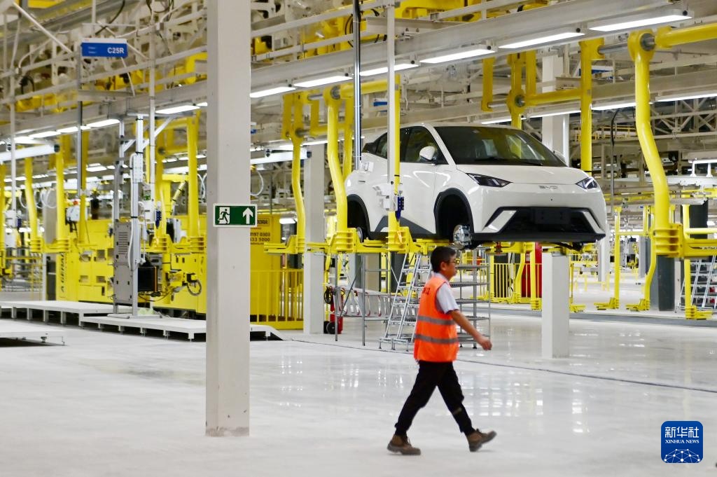 比亚迪巴西工厂首车下线