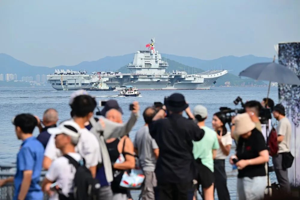 山东舰，抵达香港！