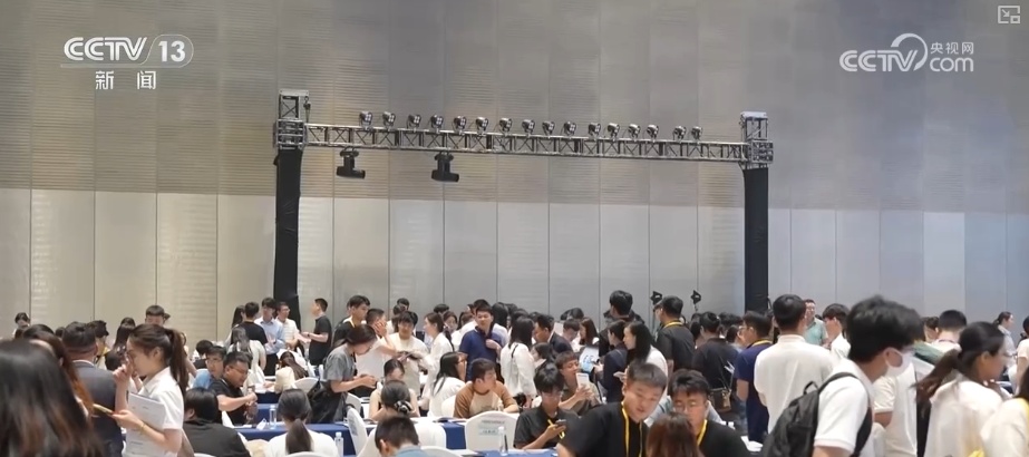 就业工作加力、政策“组合拳”协同 “不断线”就业服务护航毕业生就业
