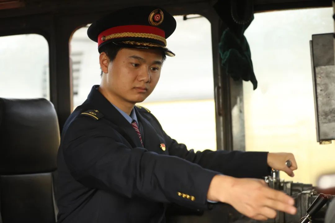 想开火车,该学哪个专业? 想开火车,该学哪个专业?