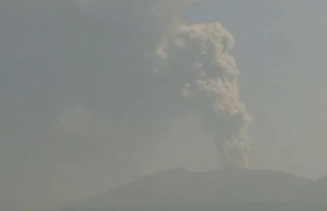 日本突发地震!一火山喷发 日本突发地震!一火山喷发