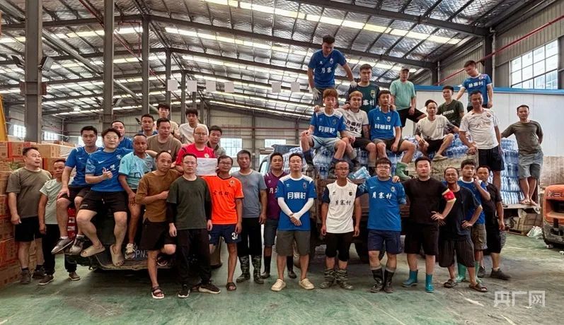 贵州榕江“村超”球场的灯,再次点亮! 贵州榕江“村超”球场的灯,再次点亮!