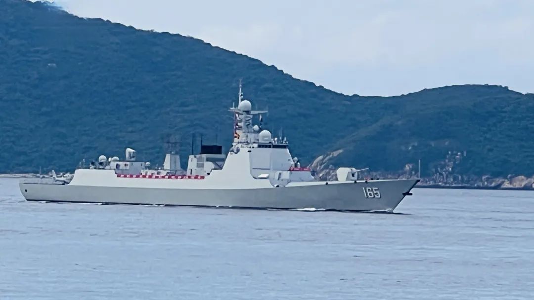 山东舰,首次抵达香港! 山东舰,首次抵达香港!