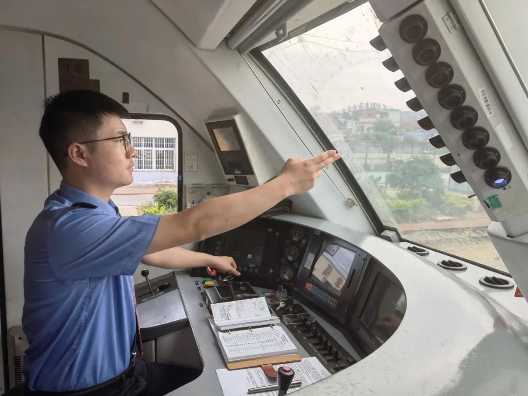 想开火车,该学哪个专业? 想开火车,该学哪个专业?