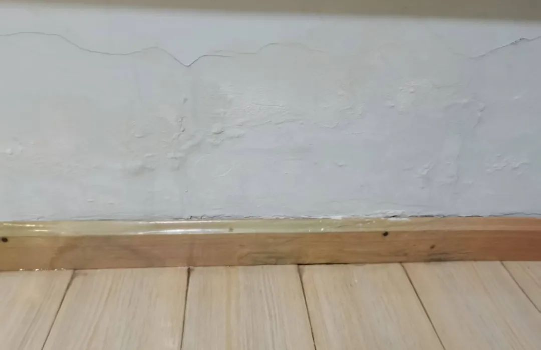 雨季漏水，冬季结冰！北京一小区墙体连年漏水何时能解决？