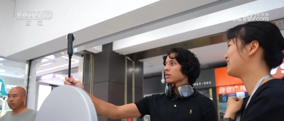 “设备+软件+内容”解锁新“视”界 中国智造脱颖而出“圈粉”海外消费者 “设备+软件+内容”解锁新“视”界 中国智造脱颖而出“圈粉”海外消费者