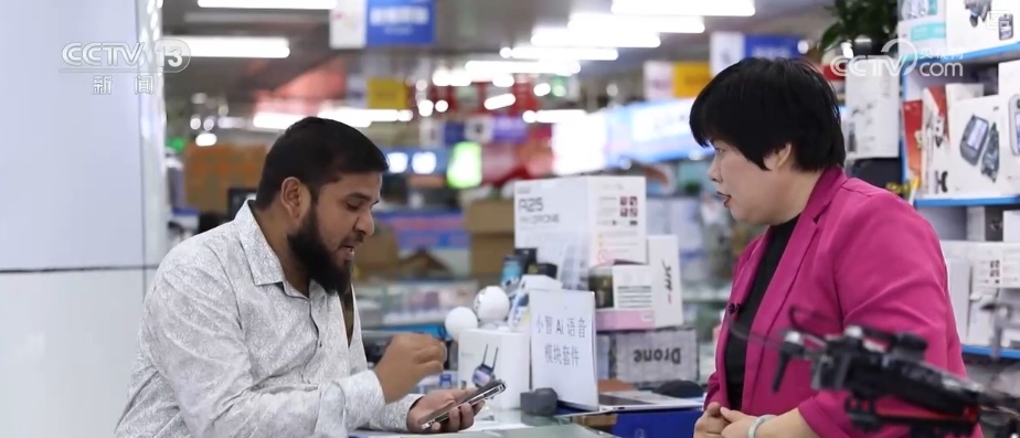 “设备+软件+内容”解锁新“视”界 中国智造脱颖而出“圈粉”海外消费者 “设备+软件+内容”解锁新“视”界 中国智造脱颖而出“圈粉”海外消费者