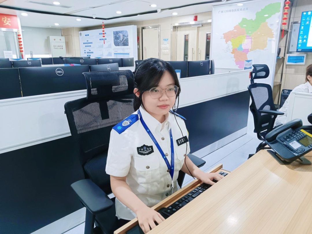 “医生到场前,我不会挂断电话”,孕妇凌晨家中临产,广州120调度员远程指导顺利分娩 “医生到场前,我不会挂断电话”,孕妇凌晨家中临产,广州120调度员远程指导顺利分娩