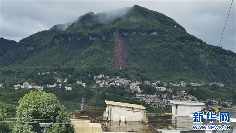 72人,15分钟,在山崩之前安全撤离 72人,15分钟,在山崩之前安全撤离