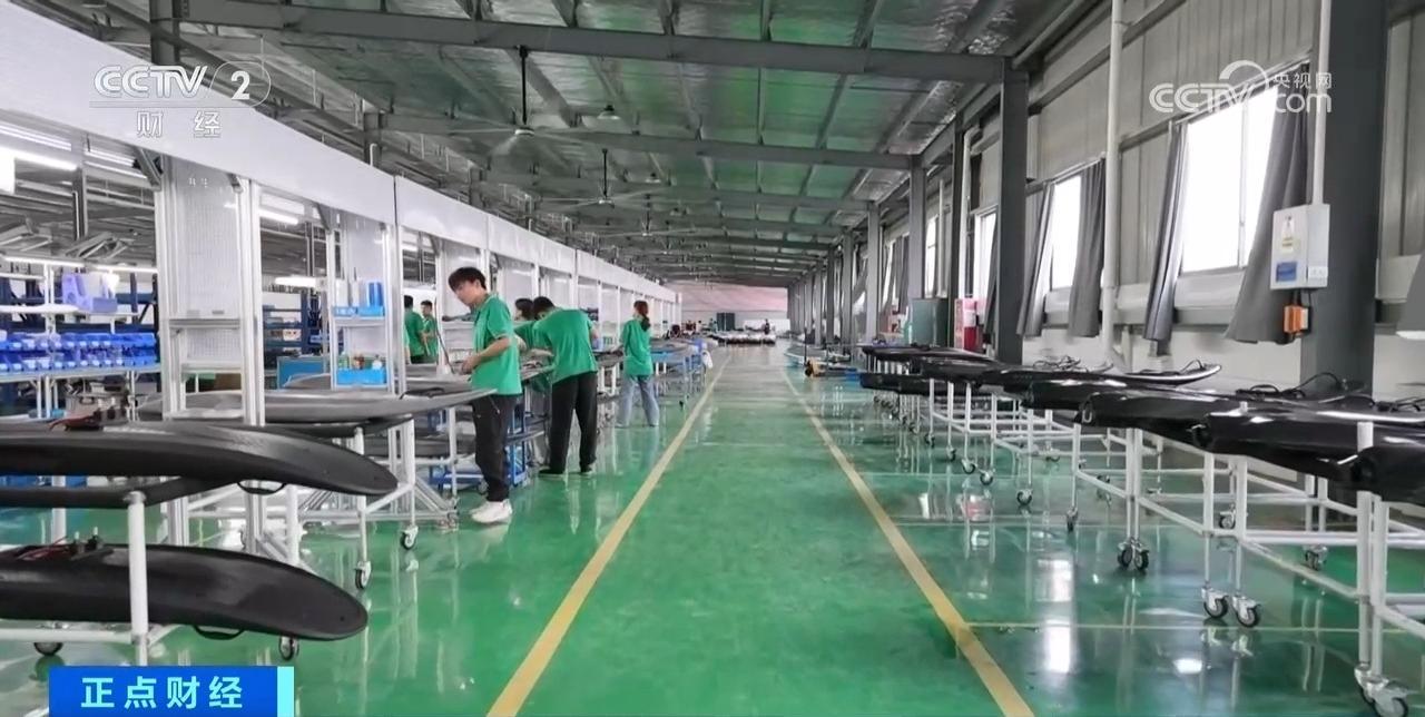 碳纤维船桨、脚踏款皮划艇……水上运动轻量便捷产品不断上新→