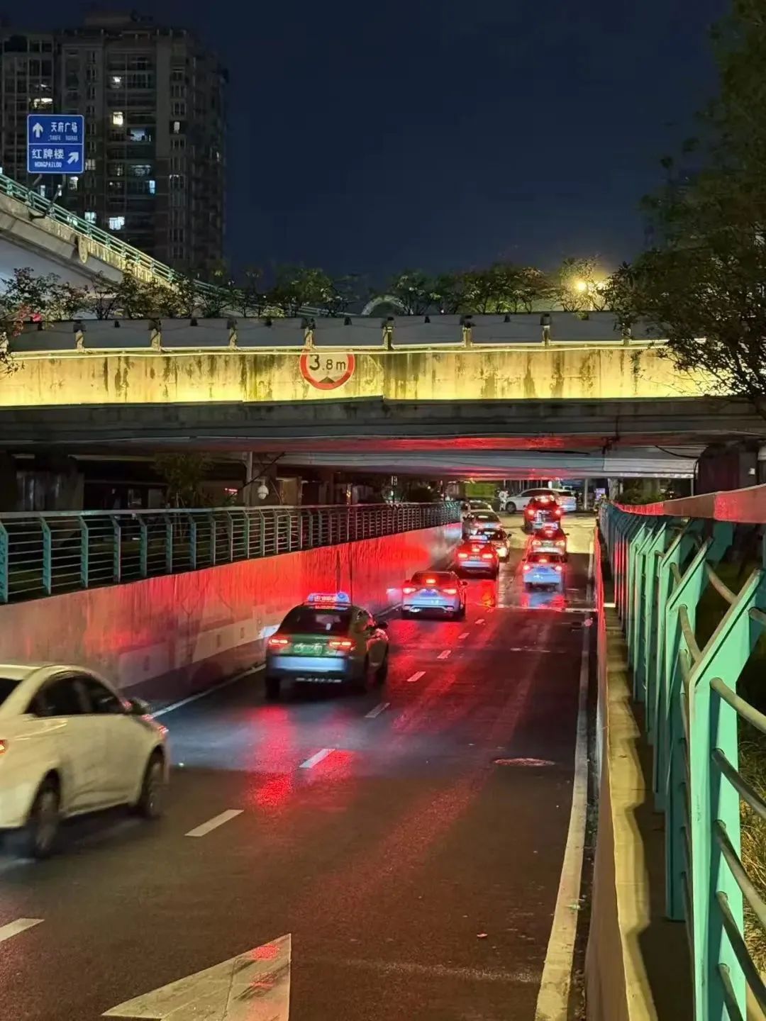 成都解除暴雨黄色预警!城区7个积水隧道全部抢通,受影响路段全面恢复通行 成都解除暴雨黄色预警!城区7个积水隧道全部抢通,受影响路段全面恢复通行