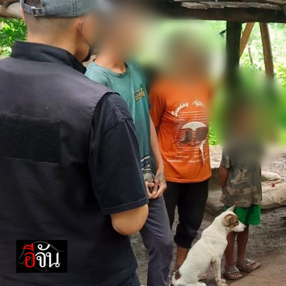 泰国8岁男孩长期与狗为伴,不会说话只会犬吠,妈妈和哥哥吸毒 泰国8岁男孩长期与狗为伴,不会说话只会犬吠,妈妈和哥哥吸毒