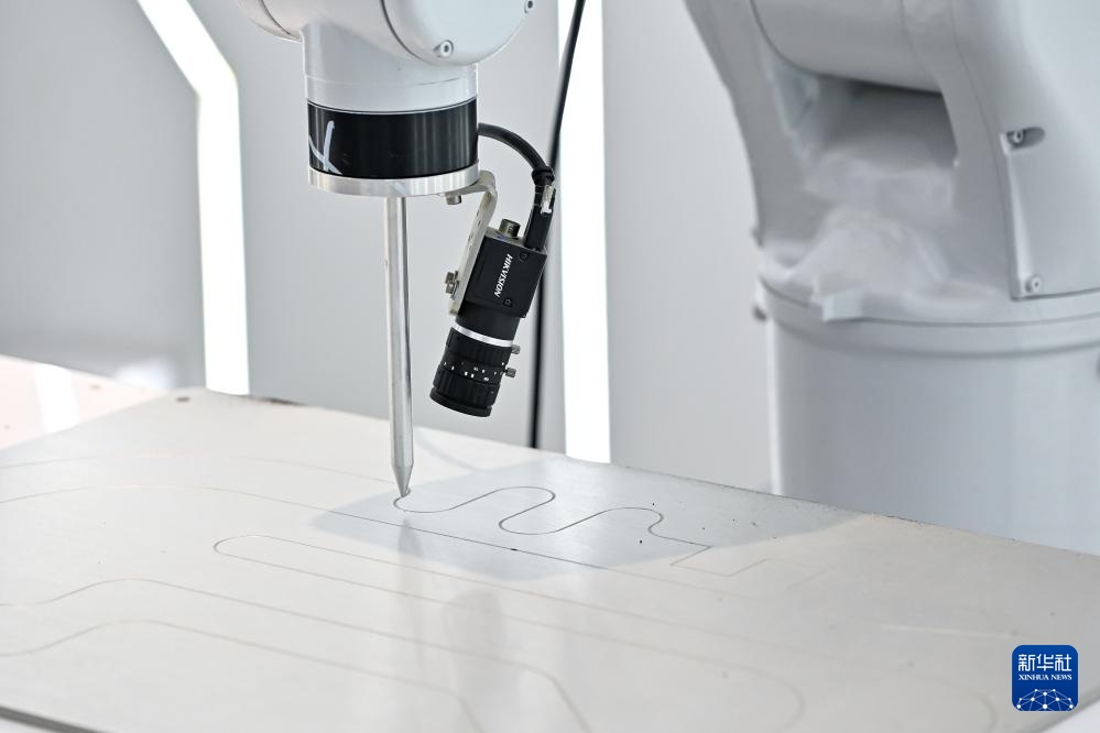 活力中国调研行丨安徽芜湖:在机器人生产企业埃夫特看“中国智造” 活力中国调研行丨安徽芜湖:在机器人生产企业埃夫特看“中国智造”