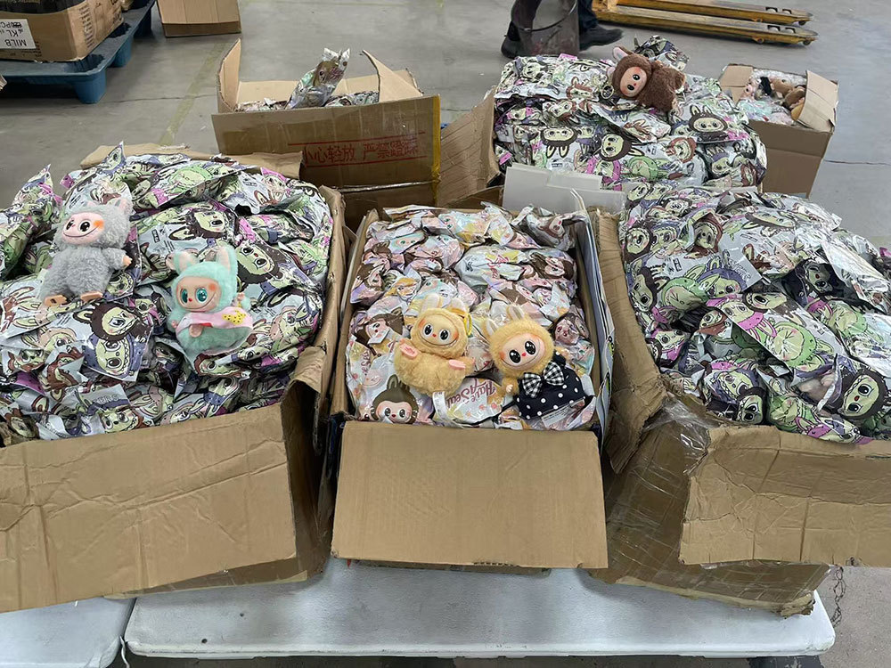 实探“海关大战Lafufu”第一线：如何揪出假冒伪劣？