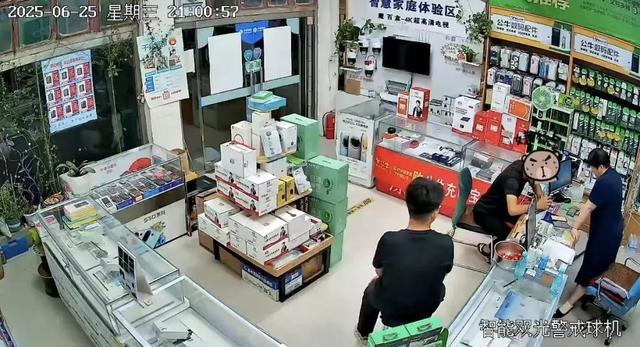 胆大包天!“假辅警”现场处理事故,扫码骗走3000……19小时后栽了! 胆大包天!“假辅警”现场处理事故,扫码骗走3000……19小时后栽了!