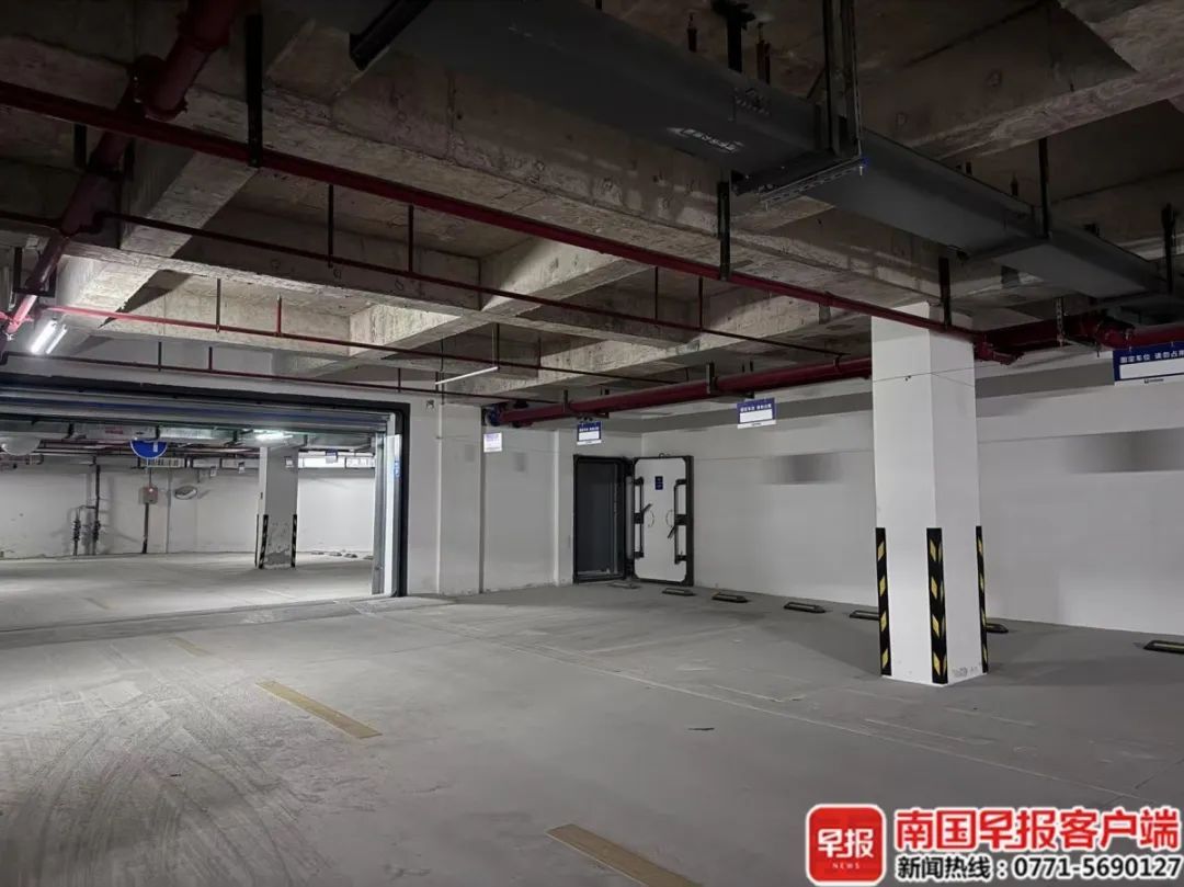 南宁一小区停车矛盾升级，物管报警18次都无法解决